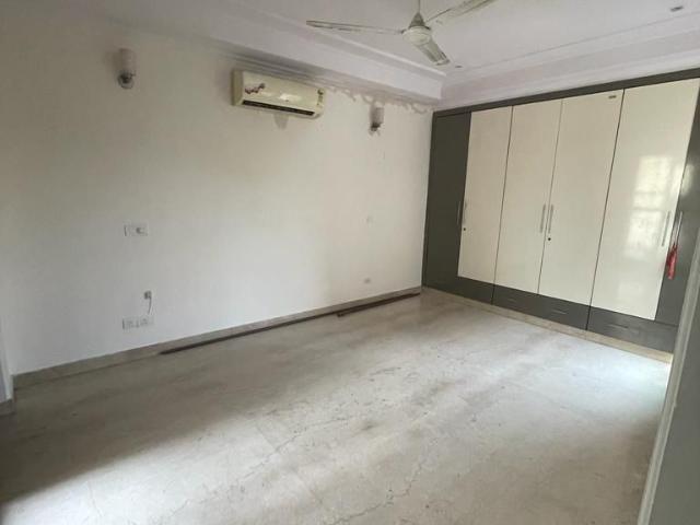 Flat for sale in Sheikh Sarai, Delhi