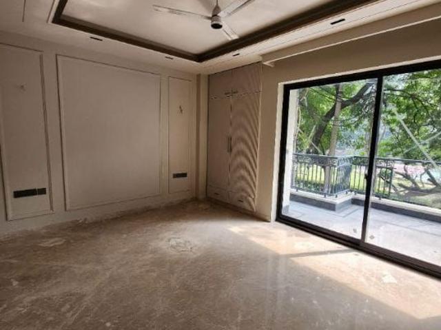 Villa for sale in South Delhi, Deri