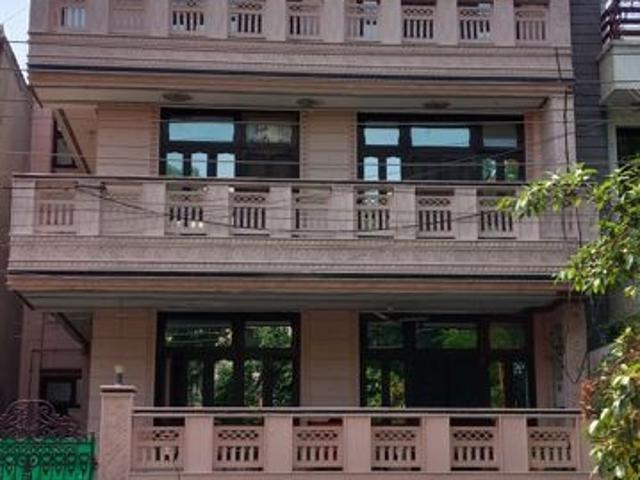 House for sale in Sector 40, Noida
