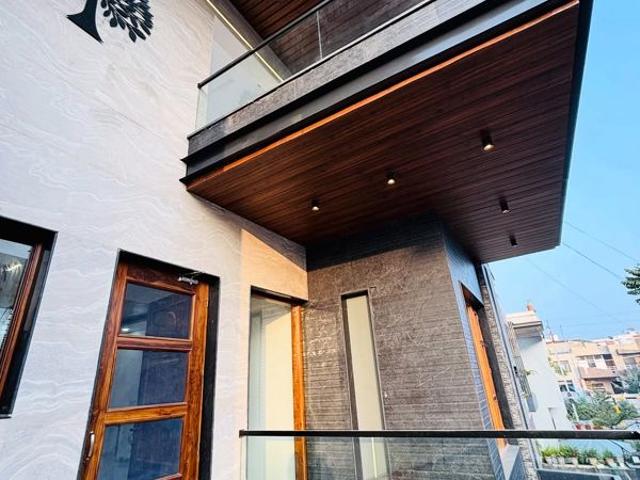 House for sale in North West Delhi, Deri