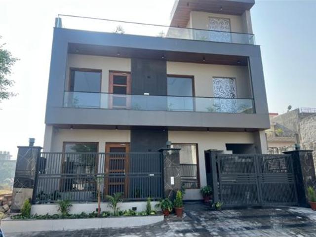 House for sale in Baronjian, Sahibzada Ajit Singh Nagar