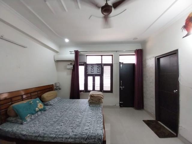 House for sale in Hariana
