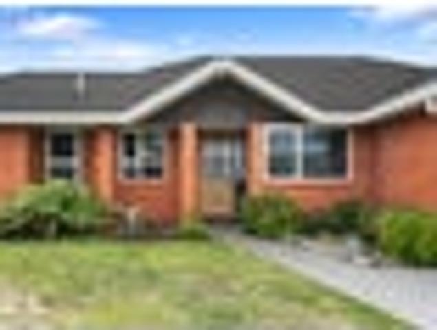 House for sale in Chaslands, Canterbury