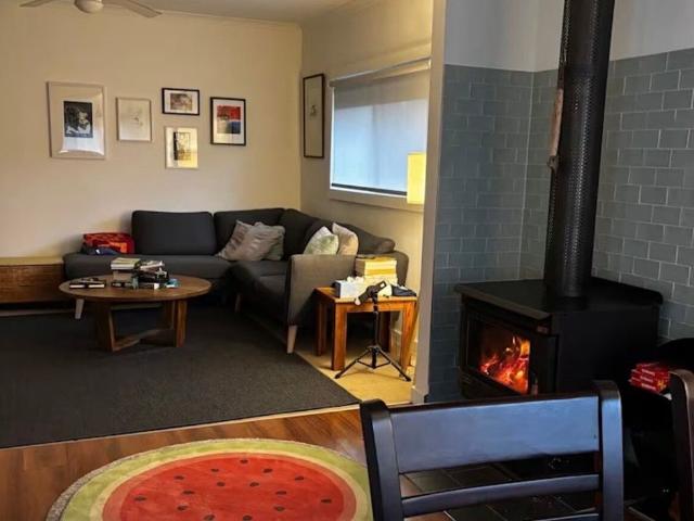 Room for rent in Camerons Creek, Victoria