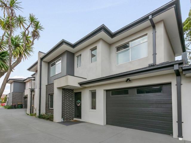 Townhouse for sale in Camerons Creek, Victoria