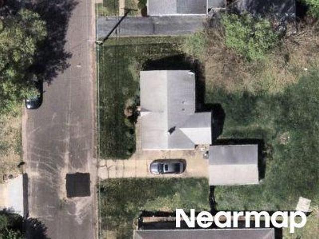House for sale in Pekin, Illinois