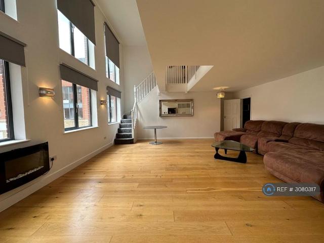 Apartment for rent in Ratcliffe, Greater London