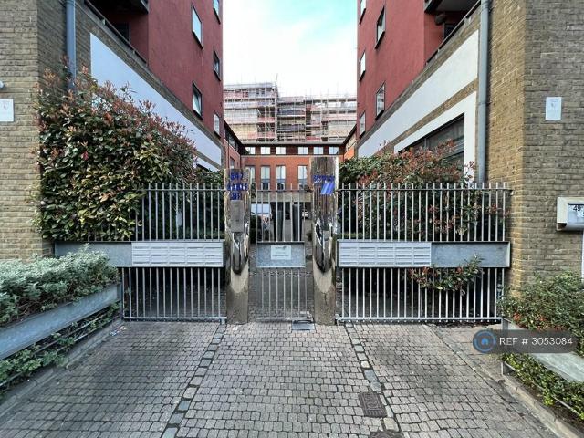Apartment for rent in Ratcliffe, Greater London