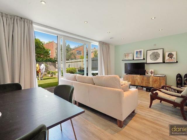 House for rent in Harlesden, Greater London