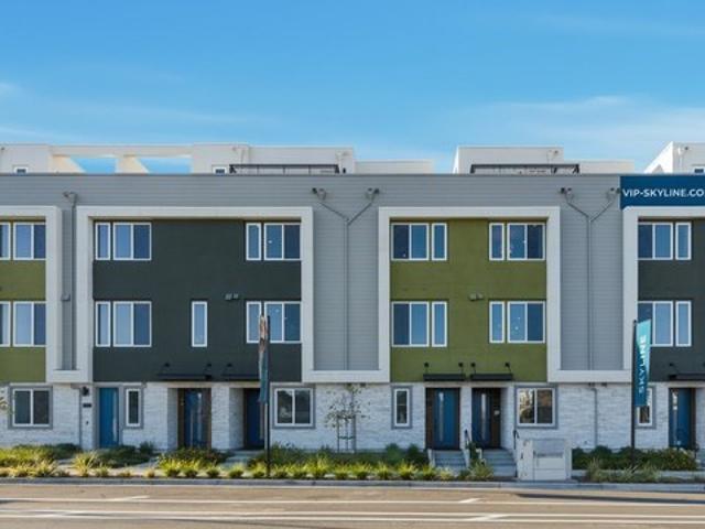Townhouse for sale in Alameda, California