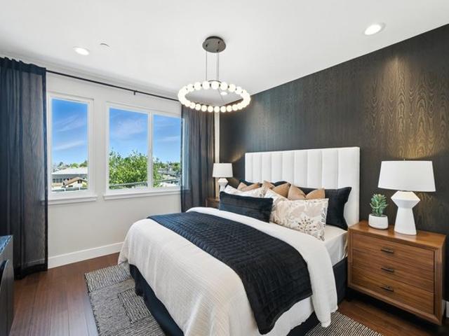 Townhouse for sale in Alameda, California