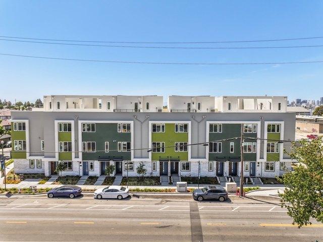 Townhouse for sale in Alameda, California