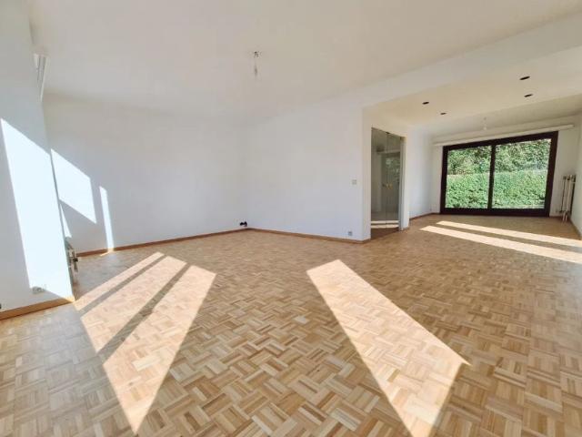 Maison location à Woluwe-Saint-Pierre - Sint-Pieters-Woluwe, Brussel-Hoofdstad - Bruxelles-Capitale