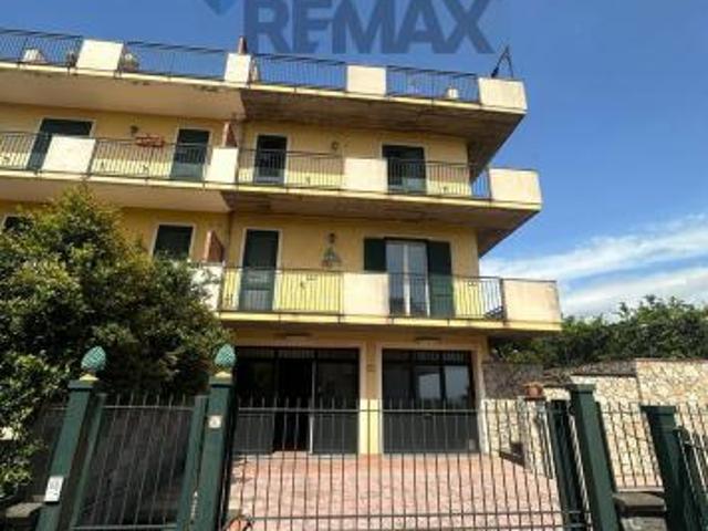 Locale Commerciale in vendita a Sant'Antonino, Mascali