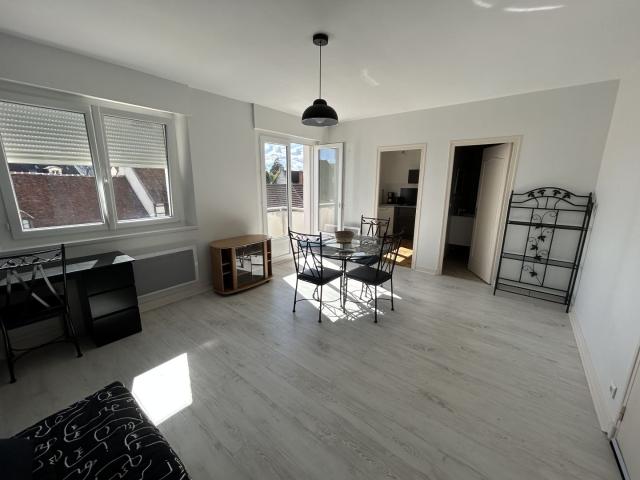 Studio location à Saint-Amand-Montrond, Saint-amand-montrond