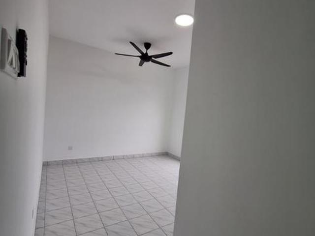 Condominium for sale in Malaka