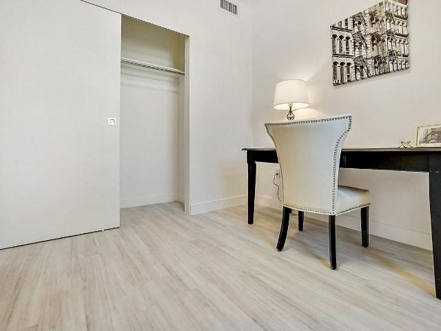 Apartment for rent in Canoga Park, California