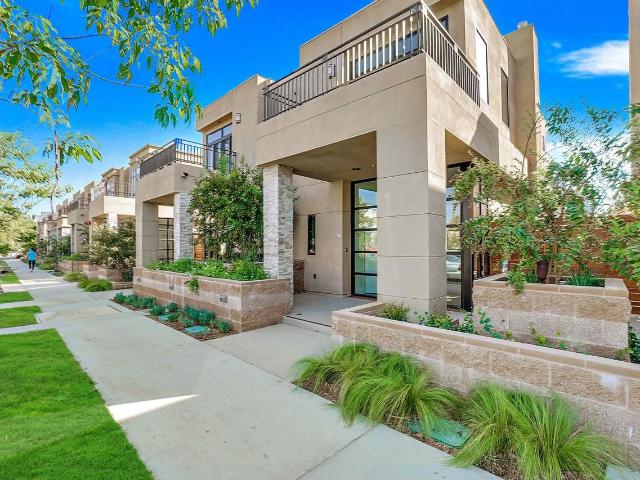 Apartment for rent in Canoga Park, California