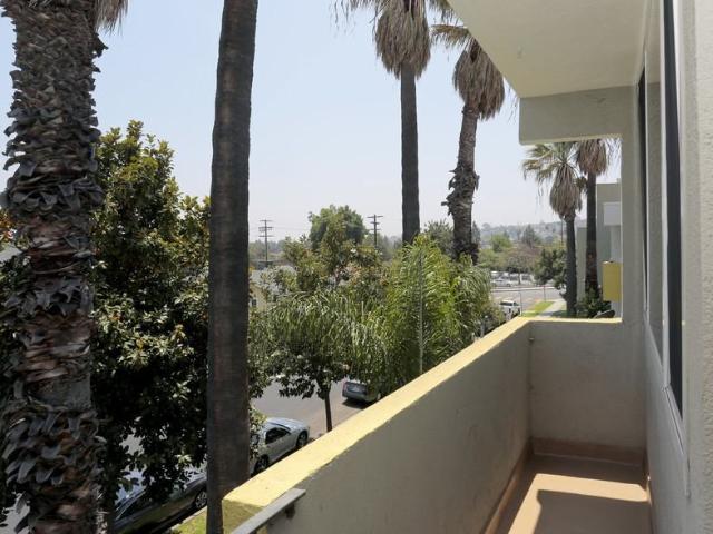 Apartment for rent in Canoga Park, California