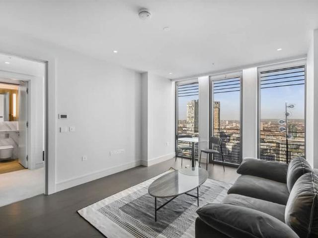 Apartment for rent in Lyons, Greater London