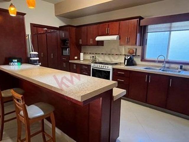 RESIDENCIA CON ALBERCA EN EXCLUSIVO FRACCIONAMIENTO AL NORTE DE SALTILLO