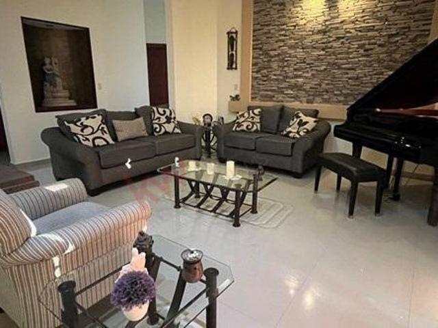 RESIDENCIA CON ALBERCA EN EXCLUSIVO FRACCIONAMIENTO AL NORTE DE SALTILLO