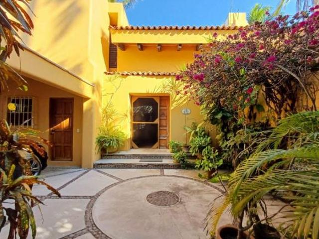 RESIDENCIA DE LUJO FRENTE AL MAR EN CLUB SANTIAGO EN VENTA