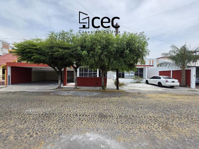 Casa en renta en Lomas de Circunvalación Poniente, Colima