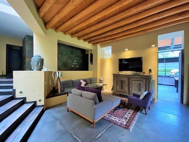Residencia en Venta – Club de Golf Avándaro, Valle de Bravo