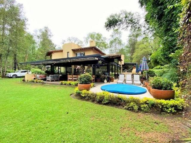 Residencia en Venta – Club de Golf Avándaro, Valle de Bravo
