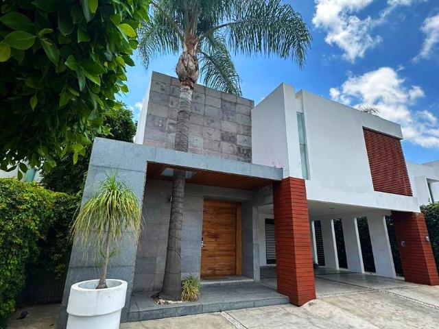 Casa en renta en Lomas de Angelópolis, San Andrés Cholula