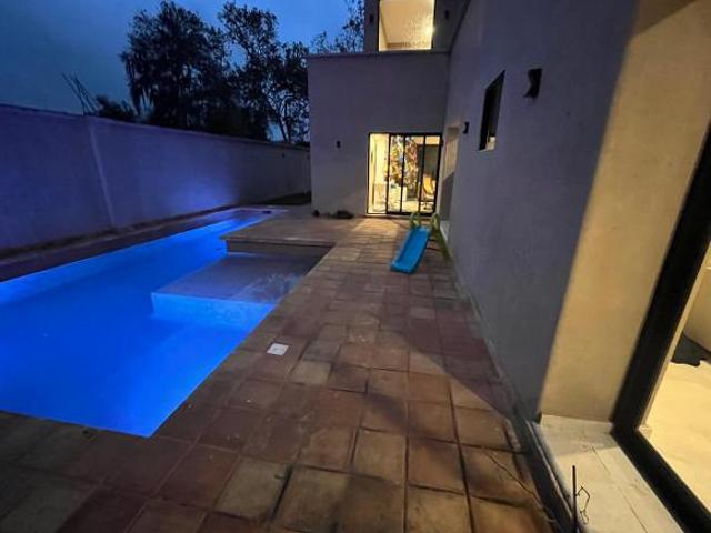 Residencia junto al río con alberca y loft independiente