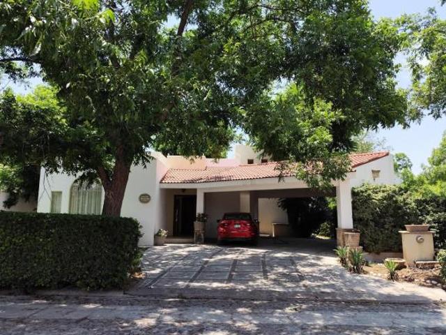 RESIDENCIA MEXICANA CONTEMPORANEA EN SAN ALBERTO
