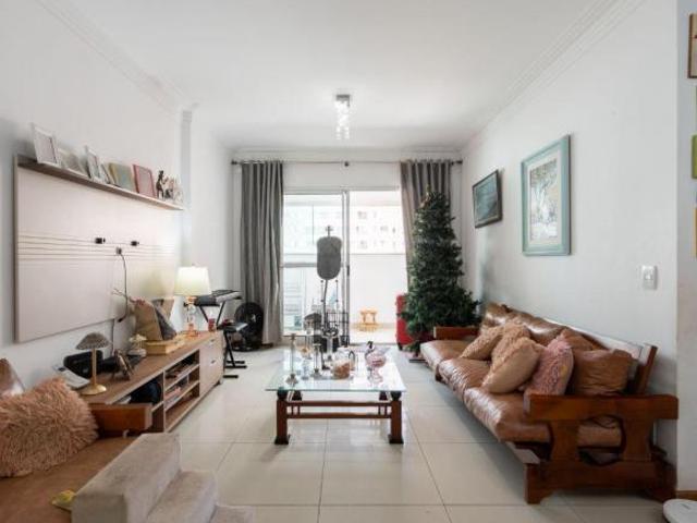 Apartamento venda em Região Geográfica Imediata do Distrito Federal, Região Integrada de Desenvolvimento do Distrito Federal e Entorno