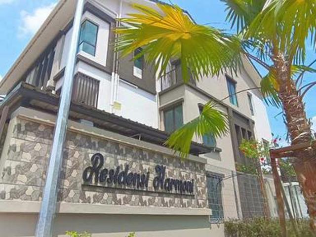 Townhouse for sale in Petaling, Damansara Damai