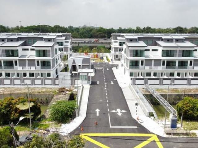 Townhouse for sale in Petaling, Alam Impian