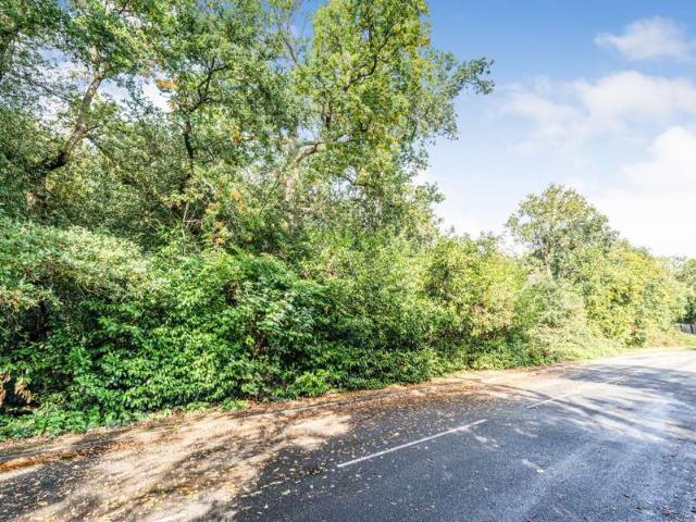 Property for sale in Heatherside, Heol-las