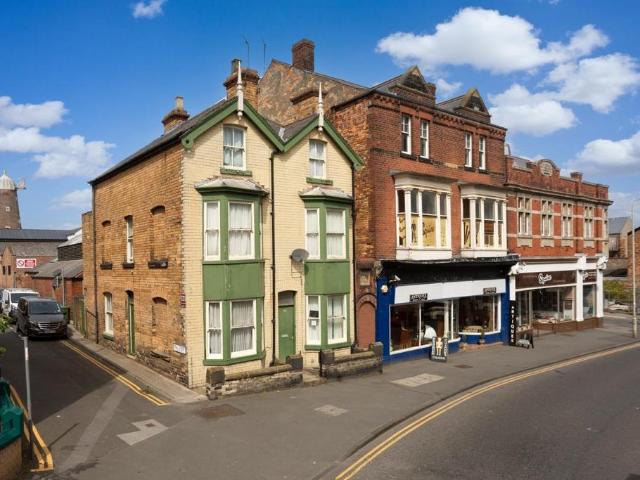 Commercial for sale in Falsgrave, Kepwick