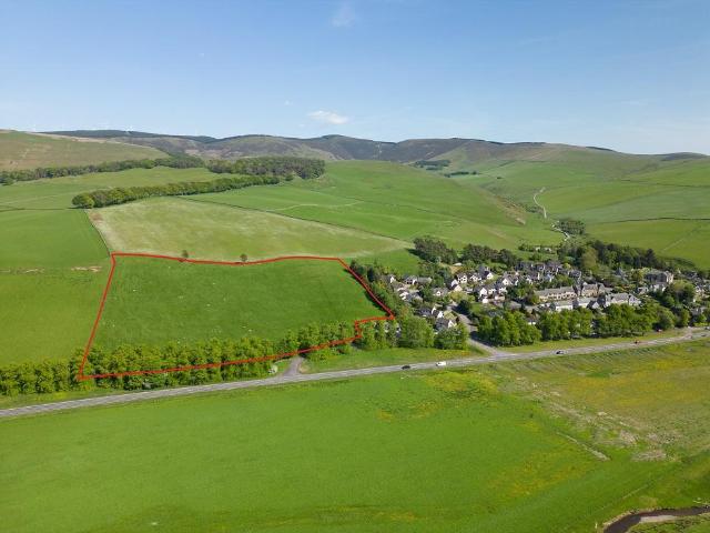 Commercial for sale in Eddleston, Scotland