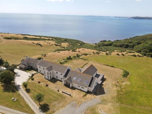 Commercial for sale in Eglwyscummin, Wales