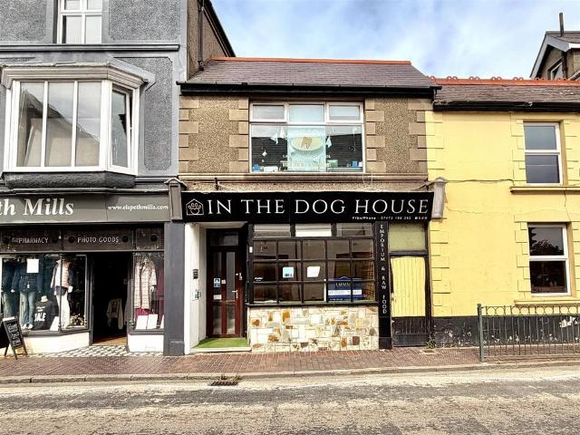 Commercial for sale in Pwllheli