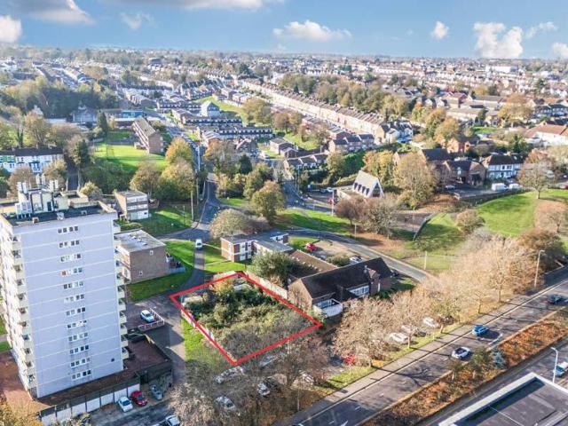 Commercial for sale in Luton, Chatham
