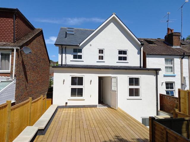 Commercial for sale in Tower Hill, Pachesham Park