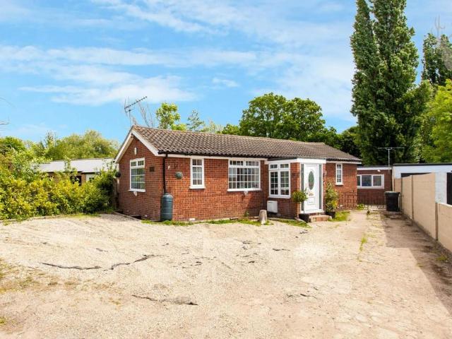 Bungalow for sale in Debden Green, Epping
