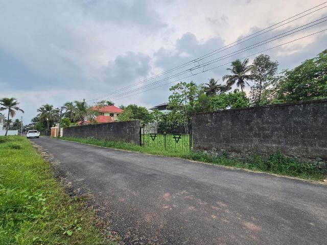 Land for sale in Aluva, Kerala