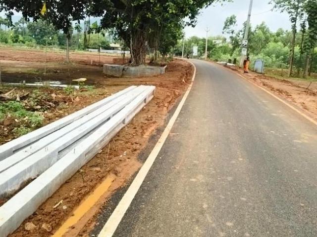 Land for sale in Narasinga Rao Peta, Kotturu