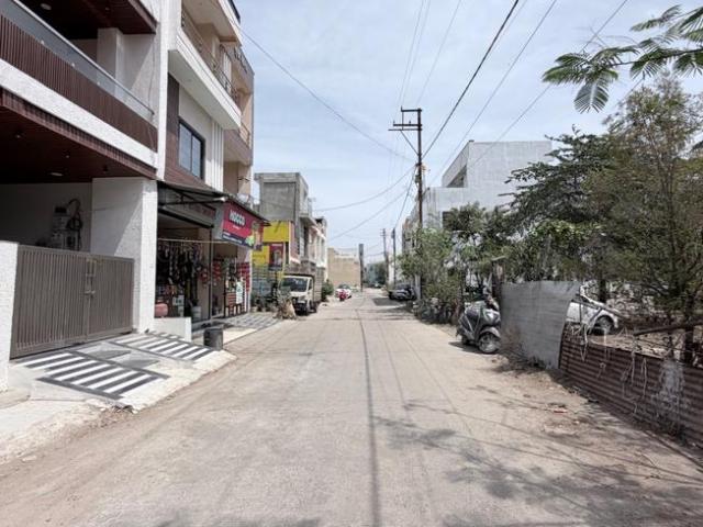 Land for sale in Madya