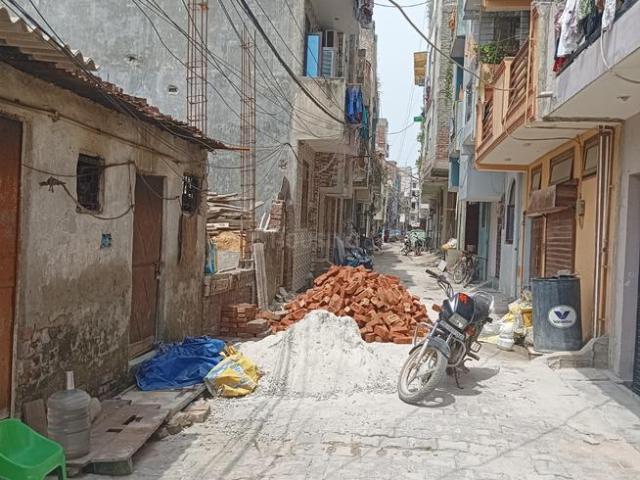 Land for sale in South Delhi, Deri