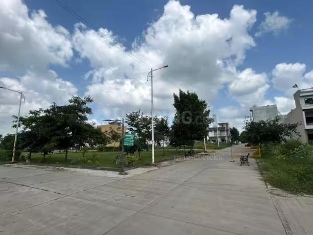 Land for sale in Madya