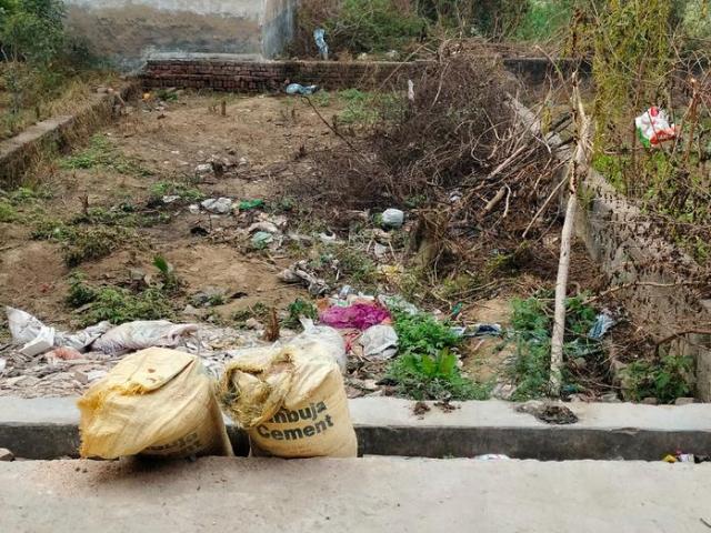 Land for sale in West Delhi, Deri